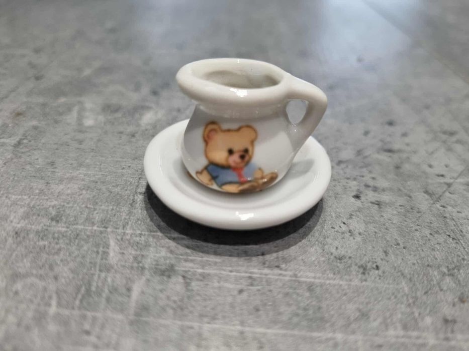 Miniaturowy porcelanowy dzbanek + talerz z misiem