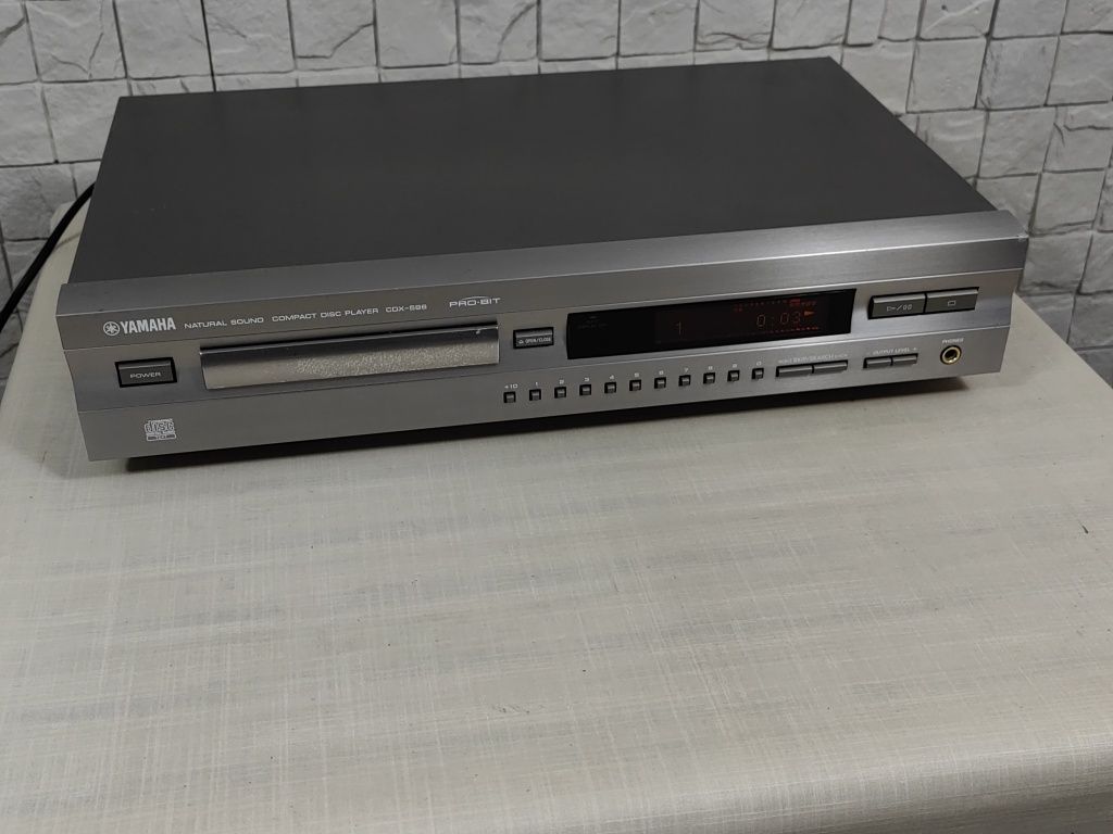 Yamaha CDX-596 Wysokiej klasy odtwarzacz płyt CD
