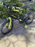 Rower dziecięcy Btwin 500 Dark Hero 16 cali