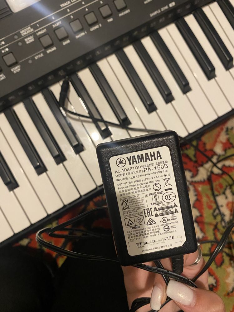 YAMAHA PSR-E463 Синтезатор