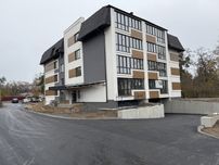 Трикімнатна квартира в новобудові біля лісу