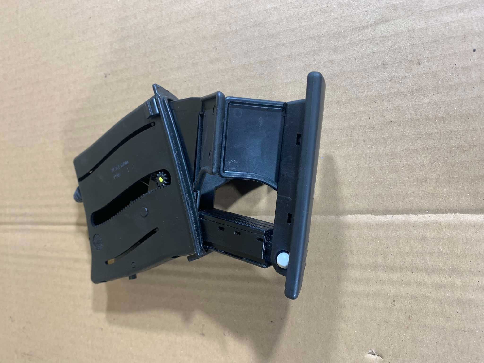 uchwyt na kubek cupholder vw volkswagen polo 9n