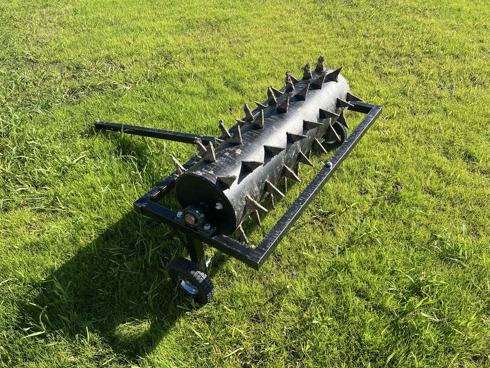 Aerator wertykulator walec z kolcami lata niwelacyjna wynajem