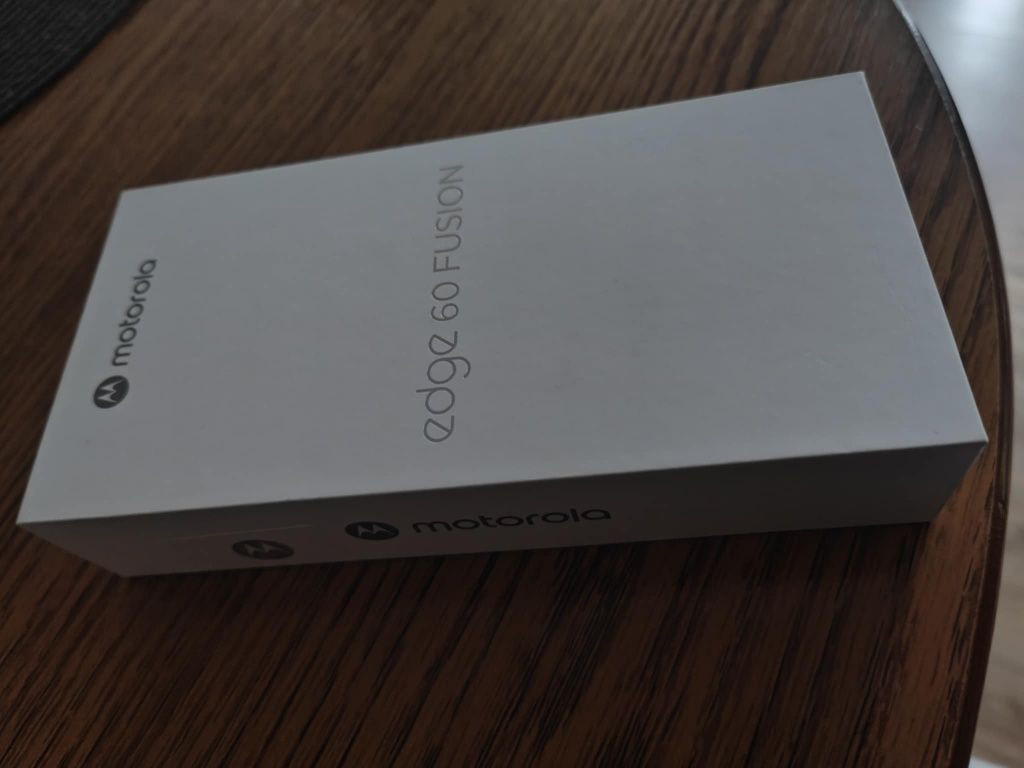 Sprzedam nowy telefon Motorola Edge 5G 60 Fusion