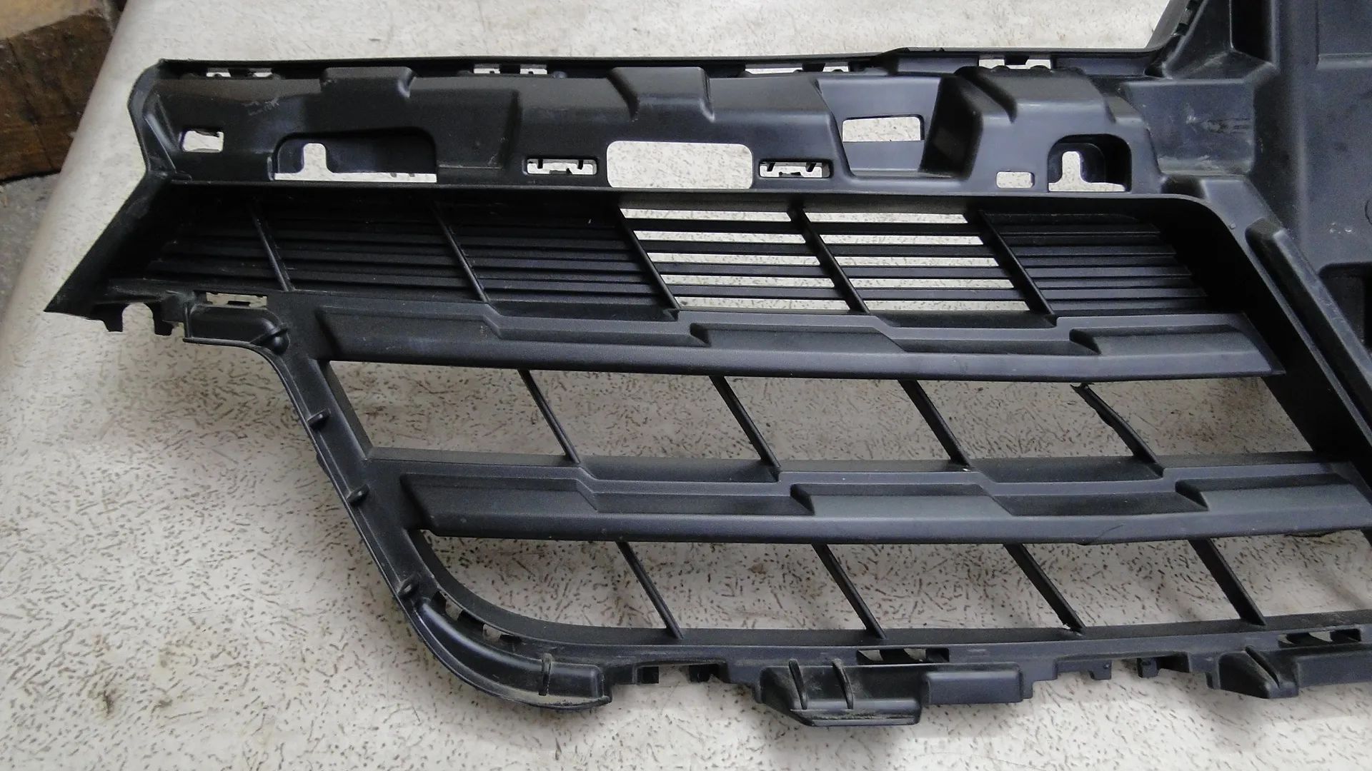 RENAULT EXPRESS ATRAPA GRILL 21-23r