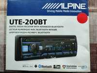 Бездискова магнітола Alpine UTE-200 BT