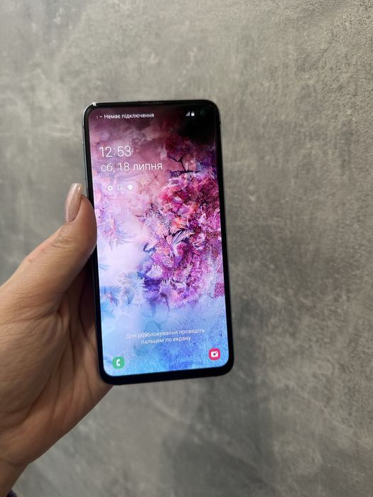 Samsung Galaxy S10e 6/128 в дуже гарному стані