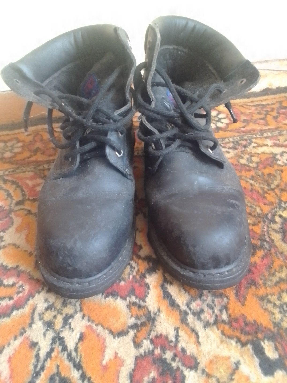 Продам мужские ботинки кожаные 43 чёрные недорого