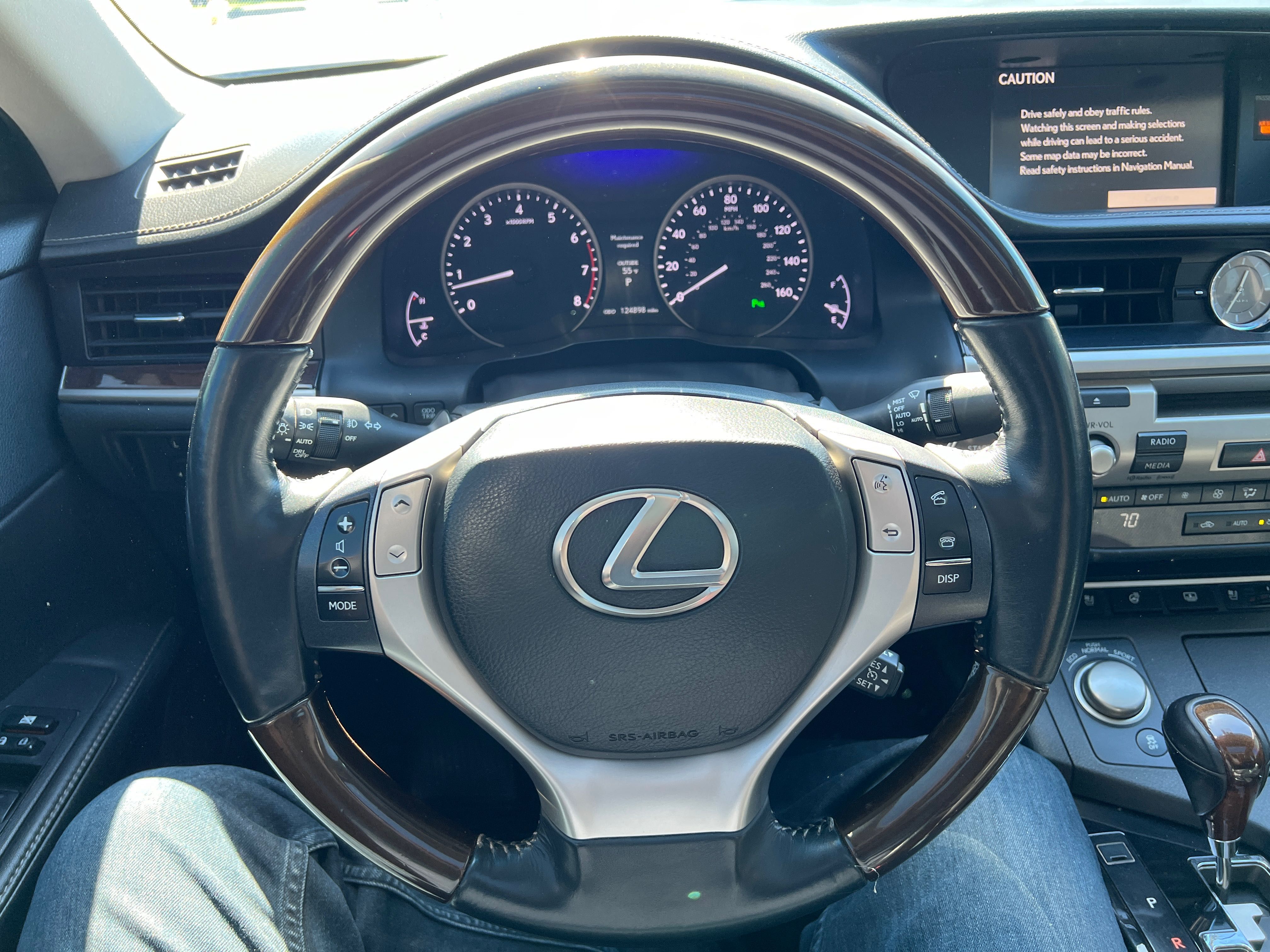 Продам Lexus ES 350 2014 года
