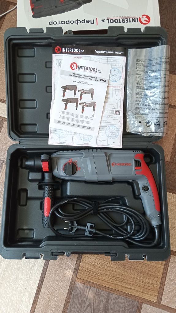 Перфоратор INTERTOOL DT-0180