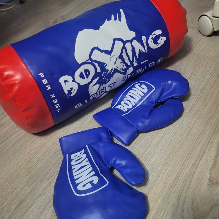 Worek do boksowania i rękawice dzieciecy zestaw