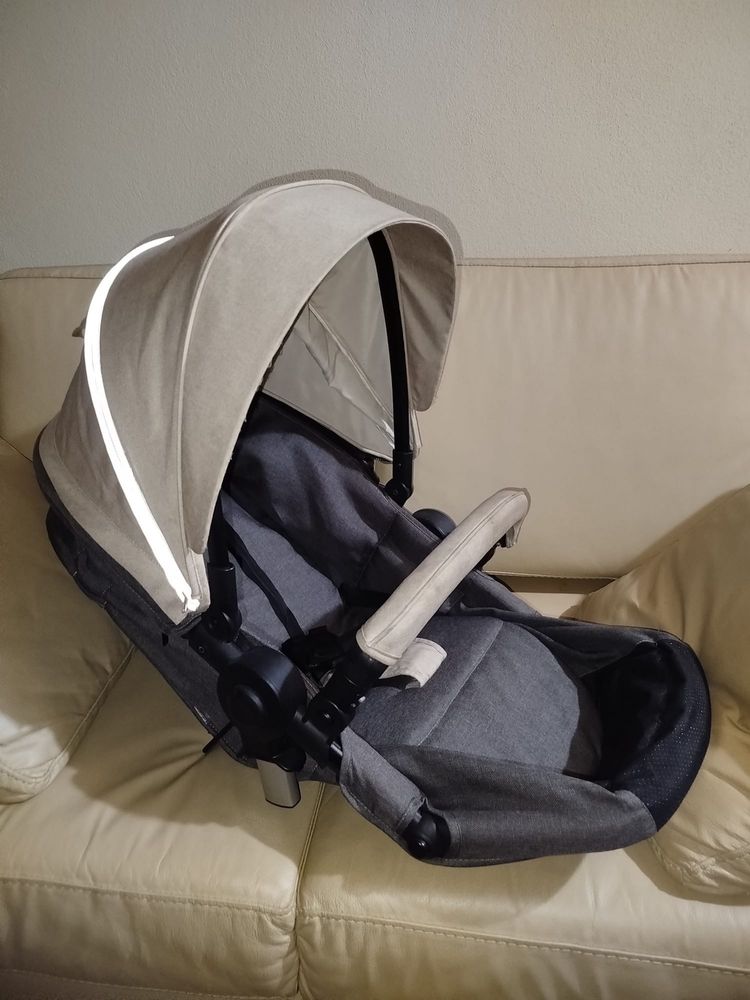 Carrinho de bebe , como novo !
