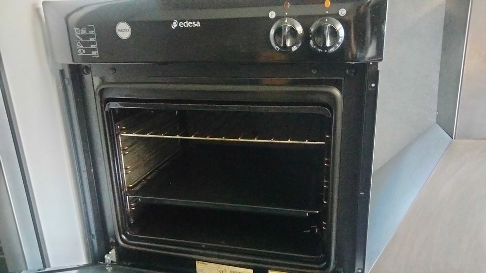 Forno de encastrar a luz