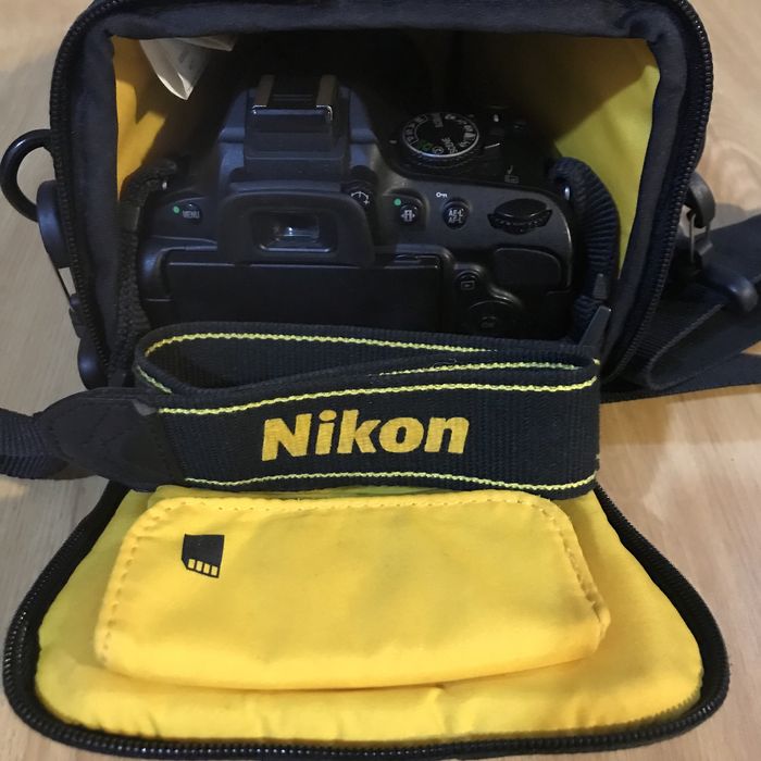 Camara Nikon D5100 com saco e tripé
