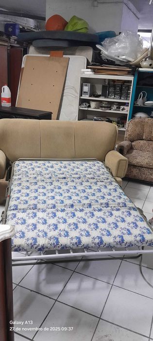 Trio de sofás em tecido