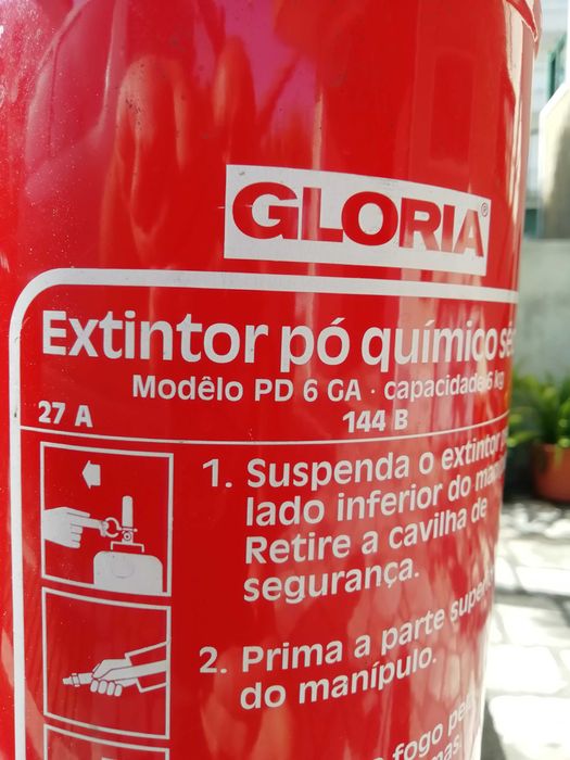 Extintor de Incêndios GLORIA PD 6 GA 6kg + Suporte de pé