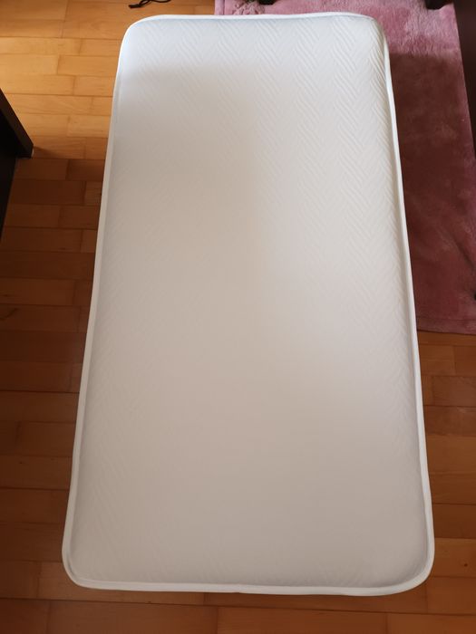 Łóżeczko wraz z materacem 60x120