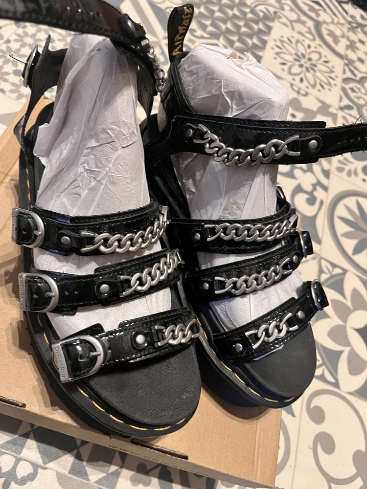 Dr Martens 40 sandały na platformie