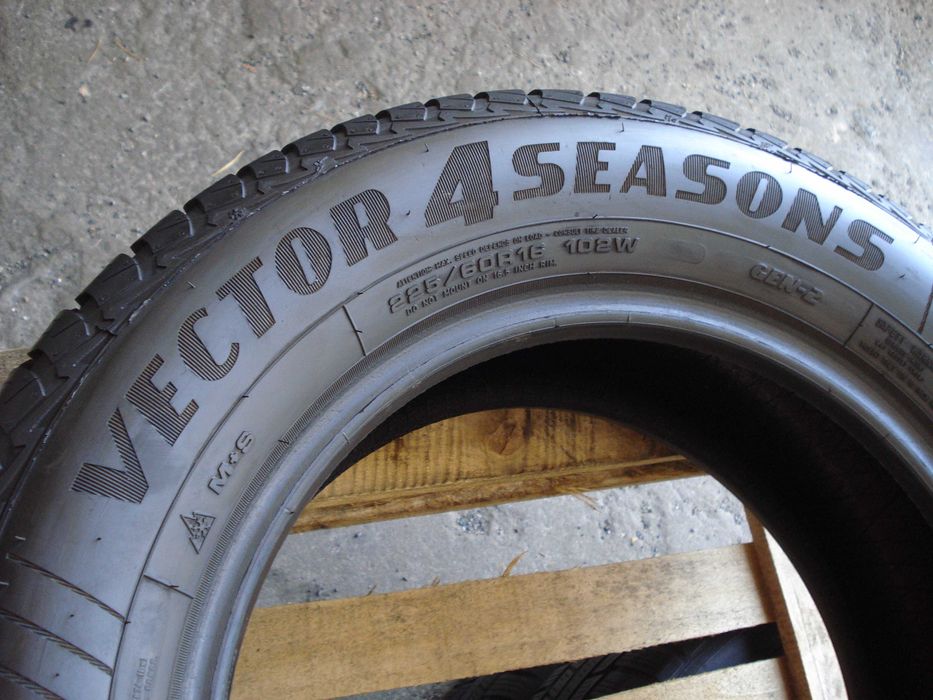 Goodyear Vector 4Seasons  225/60 r 16  2 - sztuki całoroczne