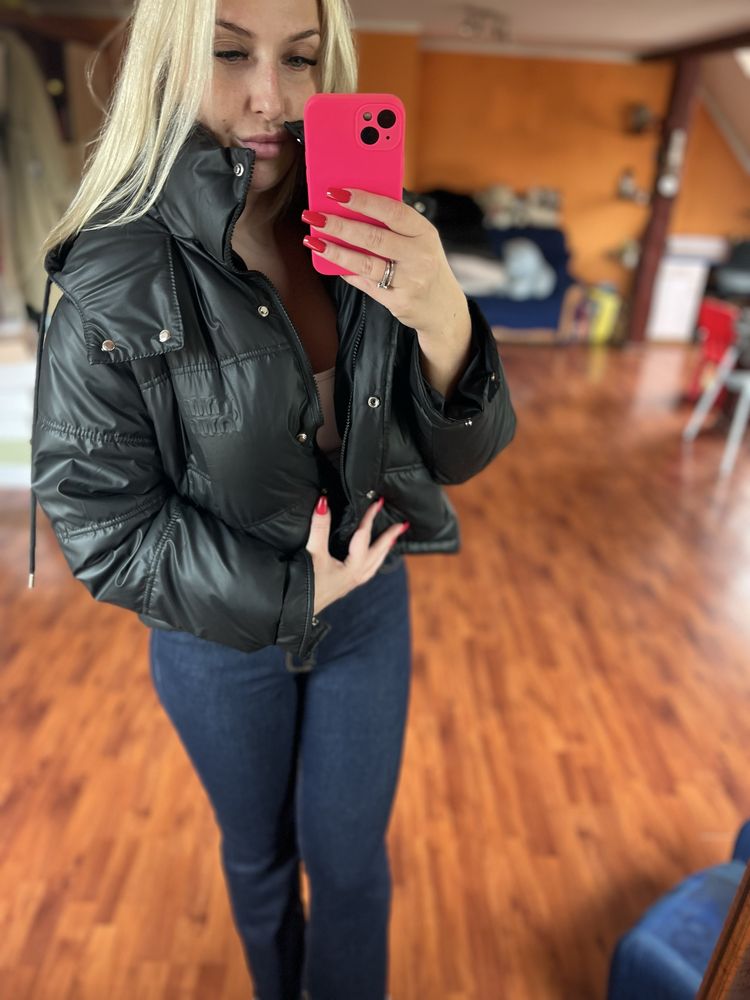 Czarna kurtka puffer bomberka min min miu miu 40 L