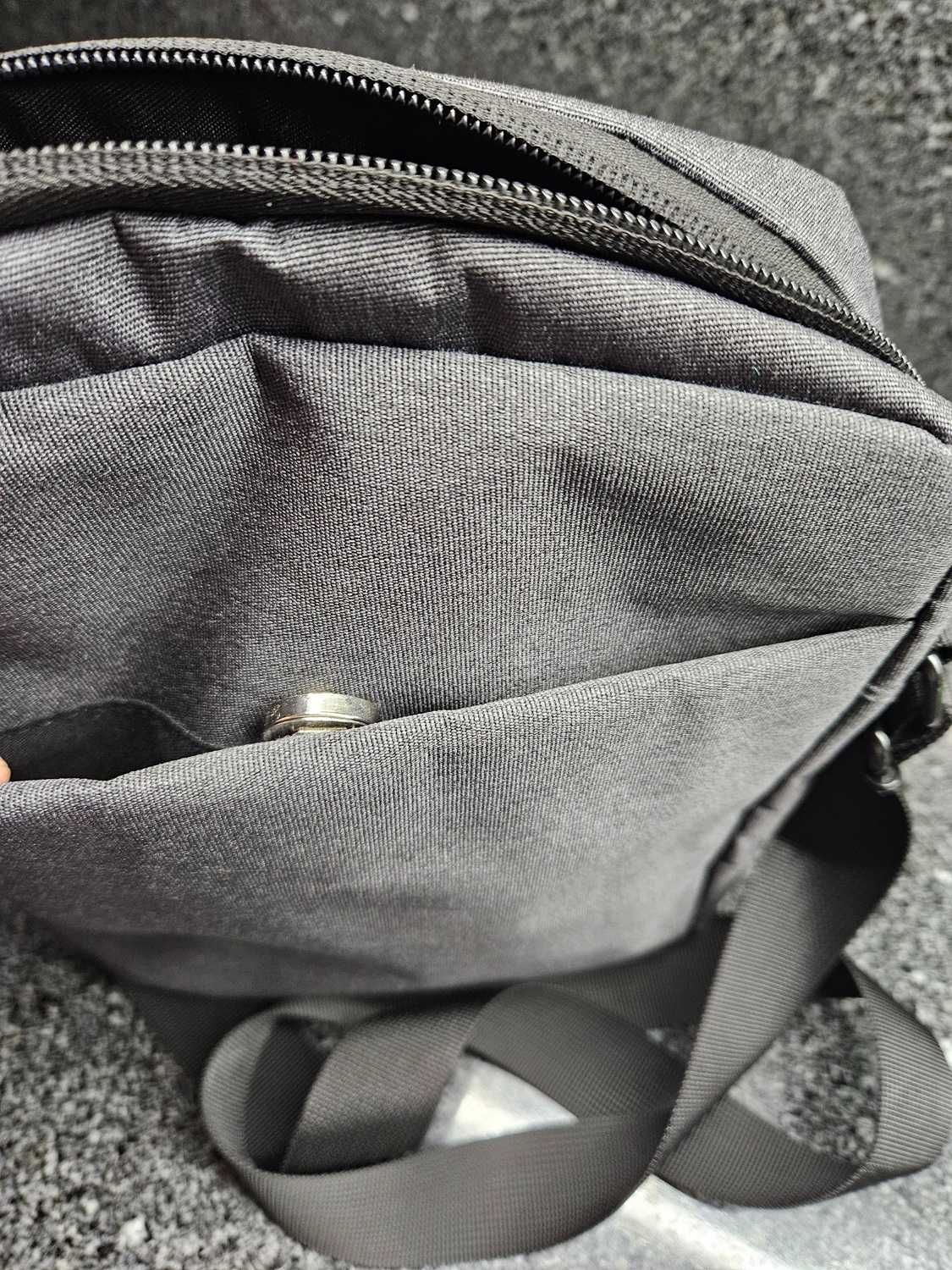 Bolsa à tiracolo MISAKO para homem