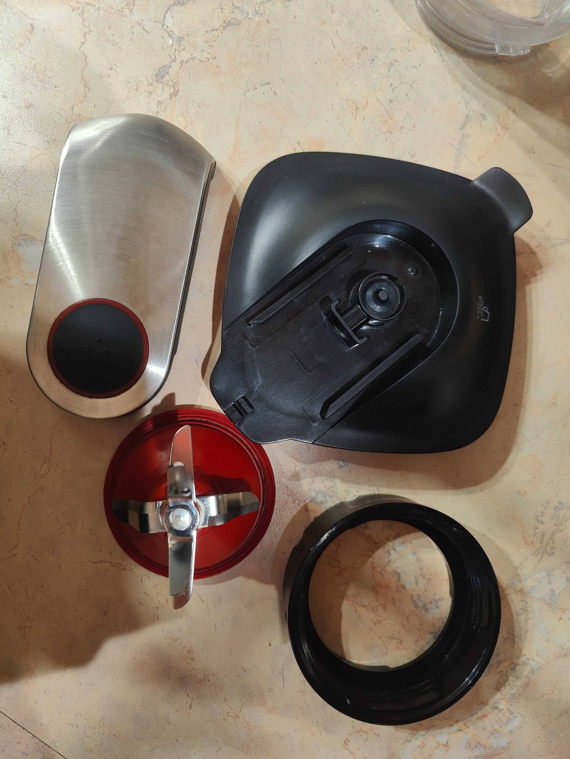 Blender kielichowy próżniowy Philips HR3756