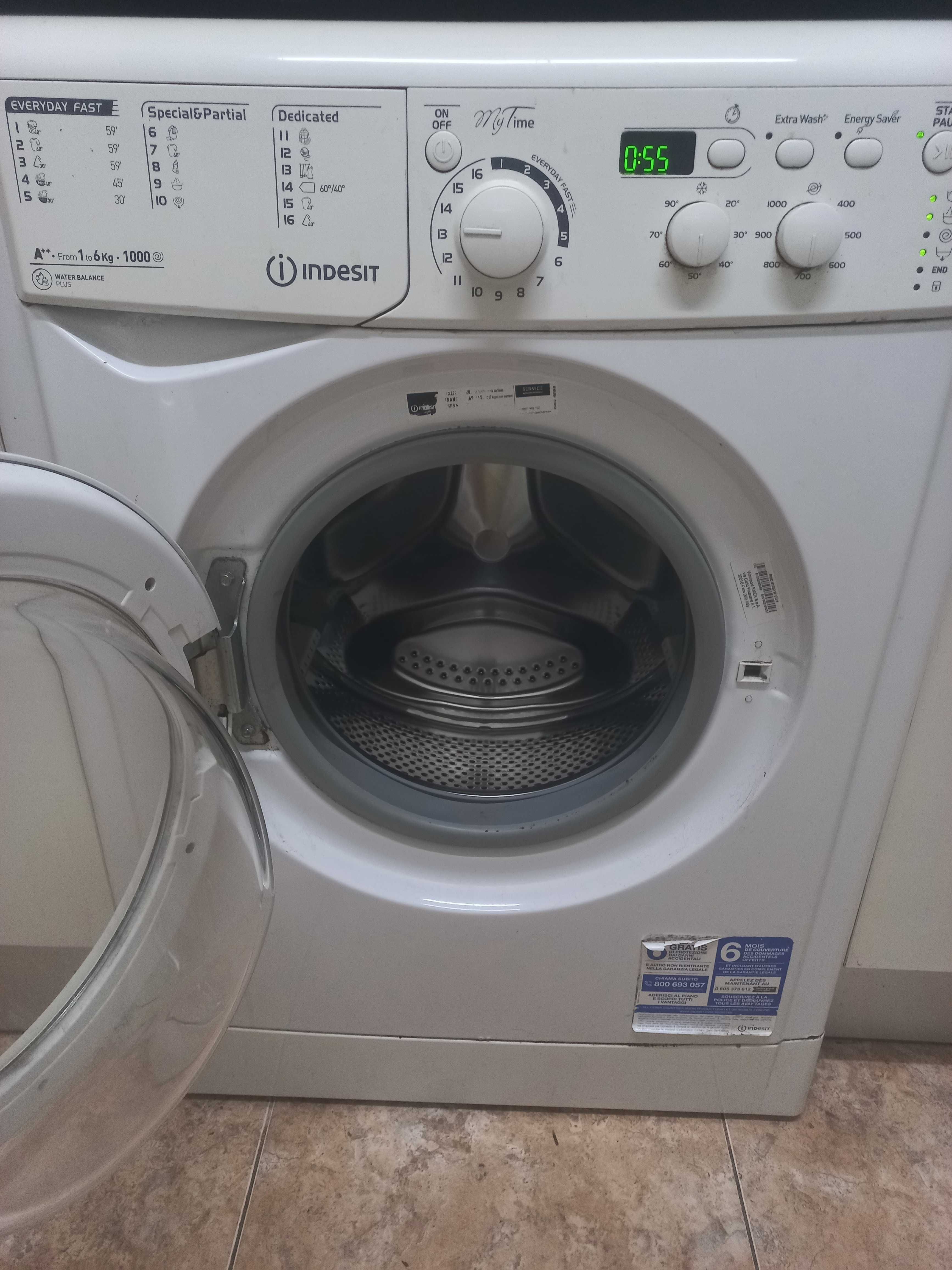 Maquina de lavar roupa Indesit