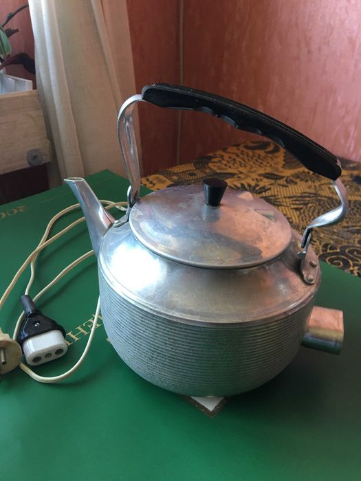 Электрический чайник "Нистру" 2 литра.