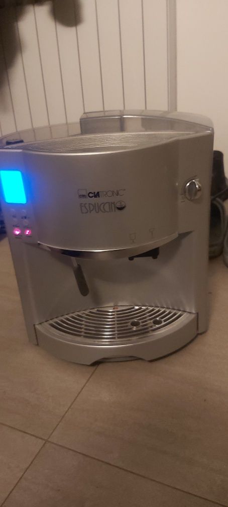 Ekspres ciśnieniowy CLATRONIK ESPUCCINO model KA-V-2936 uszkodzony