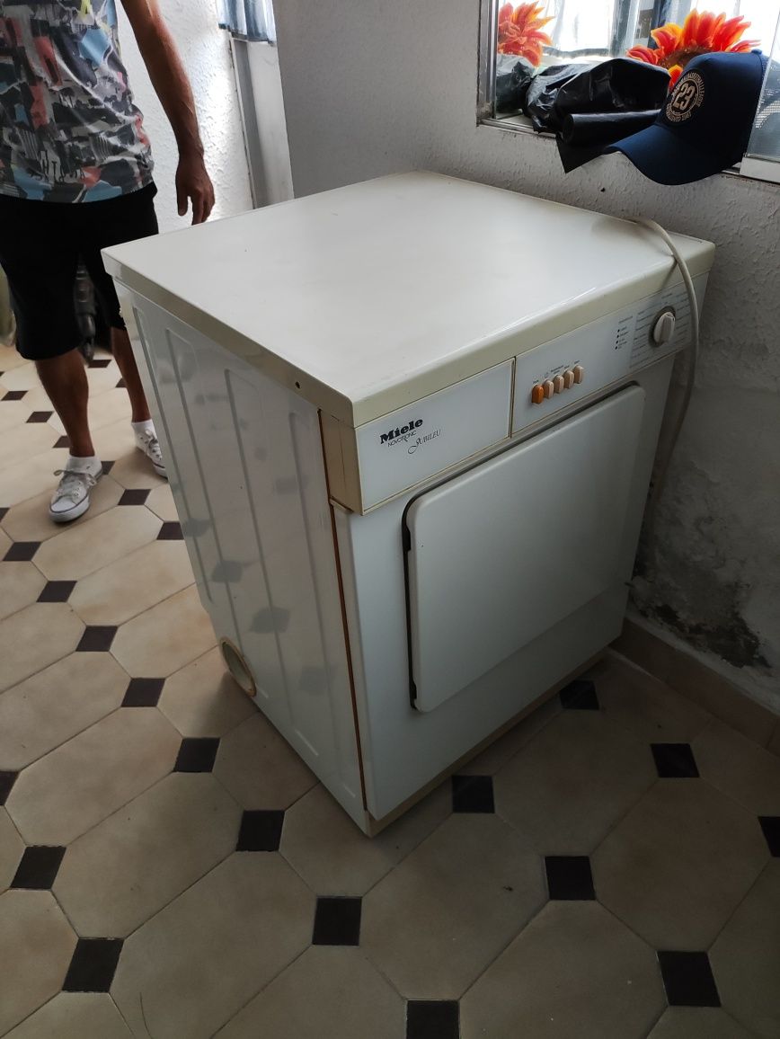 Máquina secar roupa miele