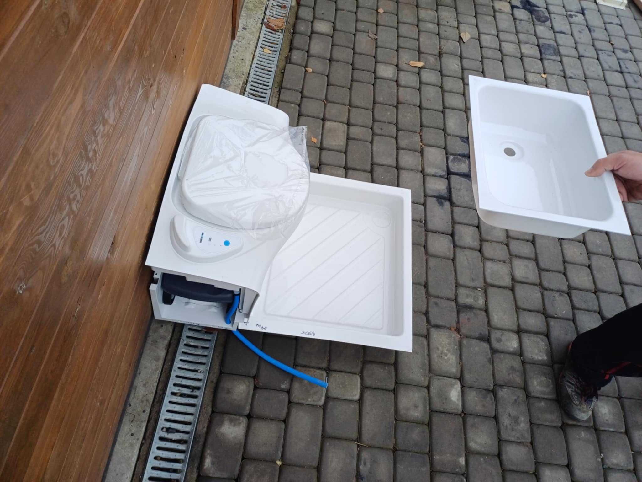 Łazienka pryczepa kempingowa kamper