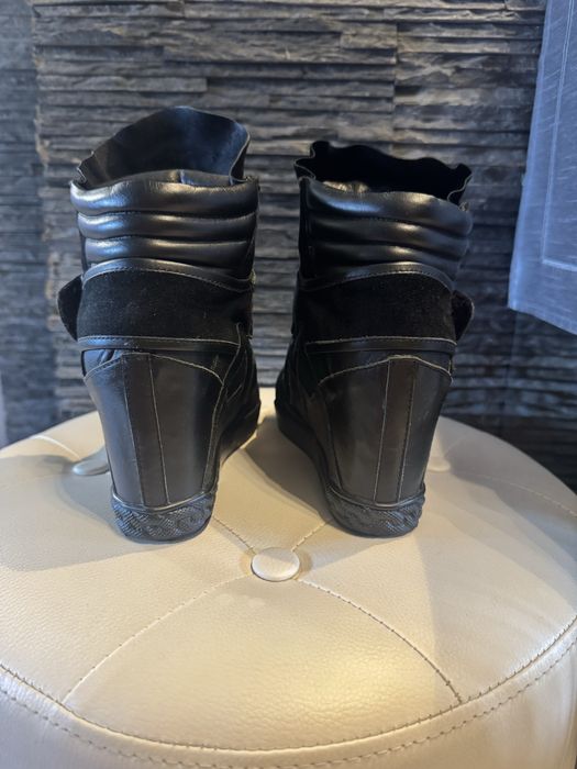 Sneakersy na koturnie