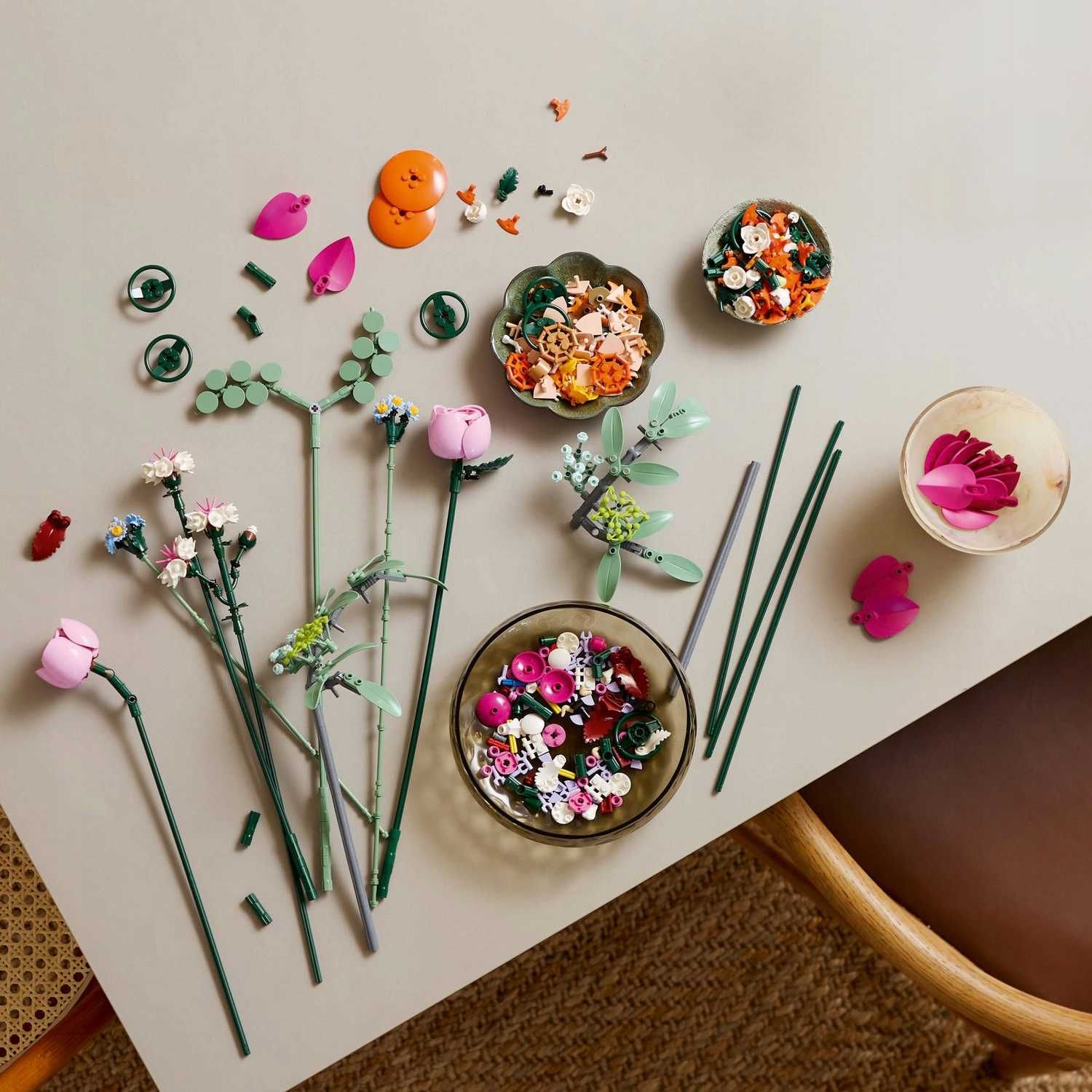 LEGO BOTANICALS 10342 Piękny bukiet kwiatów Walentynki Prezent