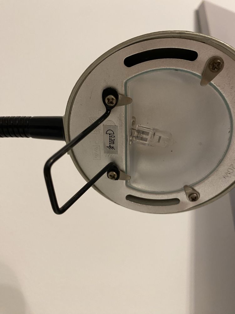 Lampka biurkowa srebrna regulowana