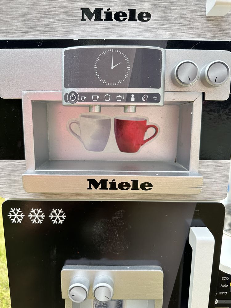 Дитяча іграшкова деревяна кухня Miele