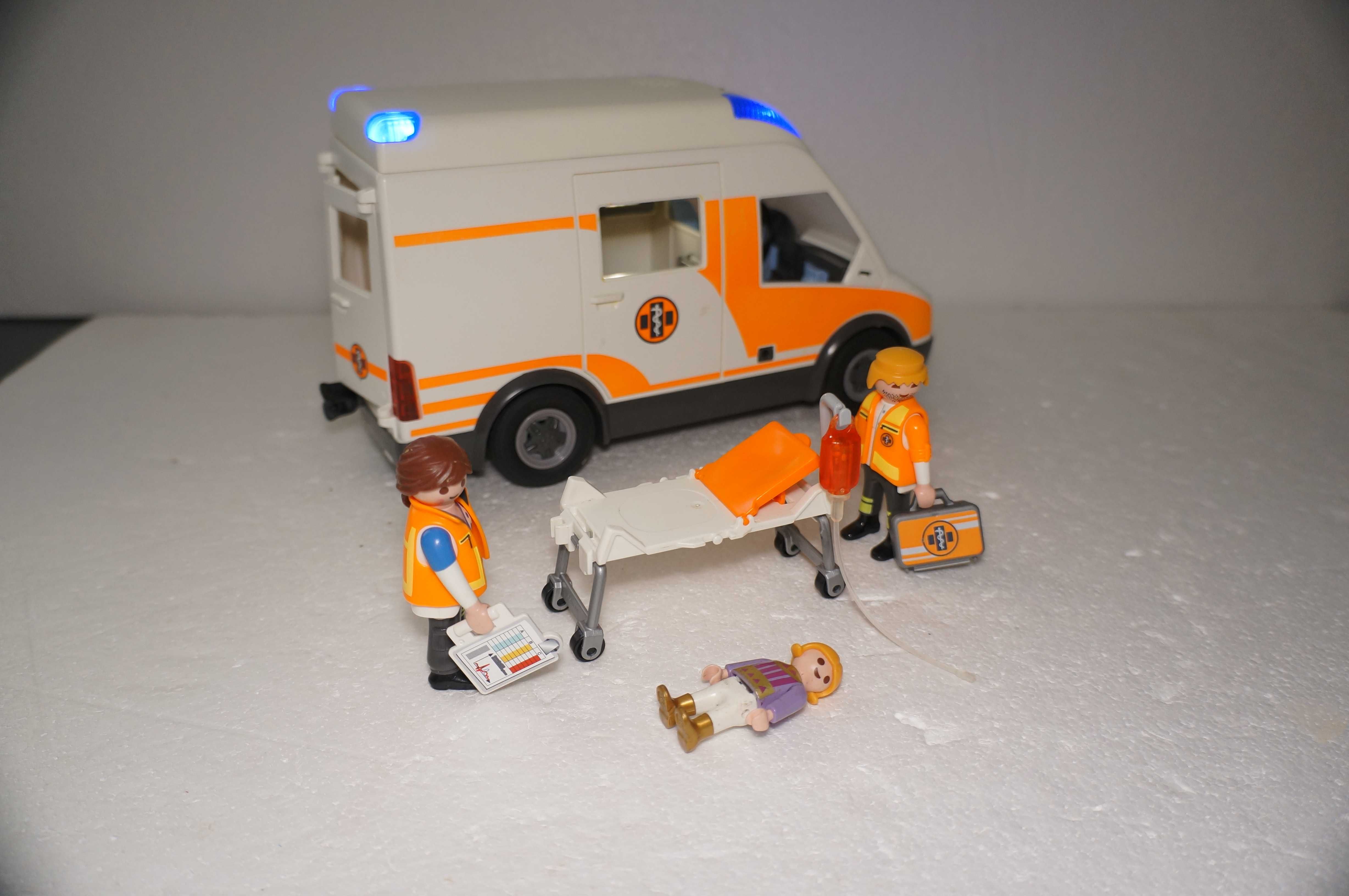 Playmobil 1027 Pogotowie Karetka Ambulans NOWY model Światło i Dźwięki