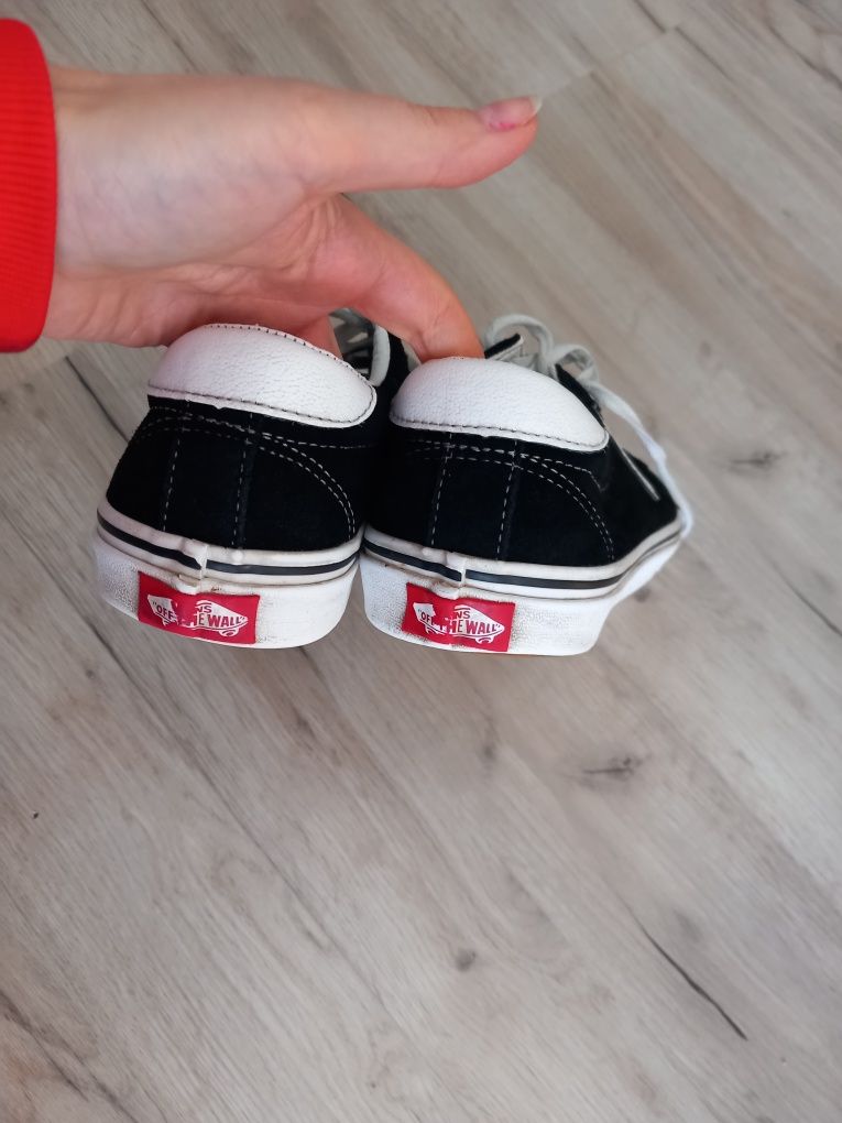 Buty Vans rozm. 40,5 dl wkl 26 cm