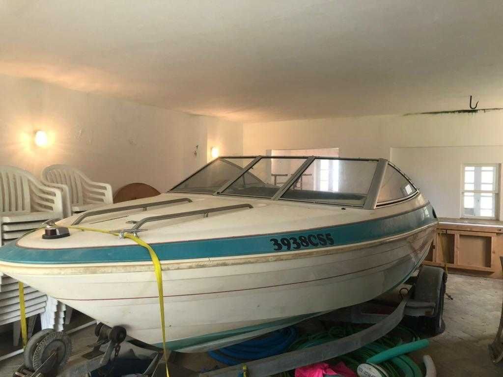 Lancha/Barco Bayliner Capri 1851