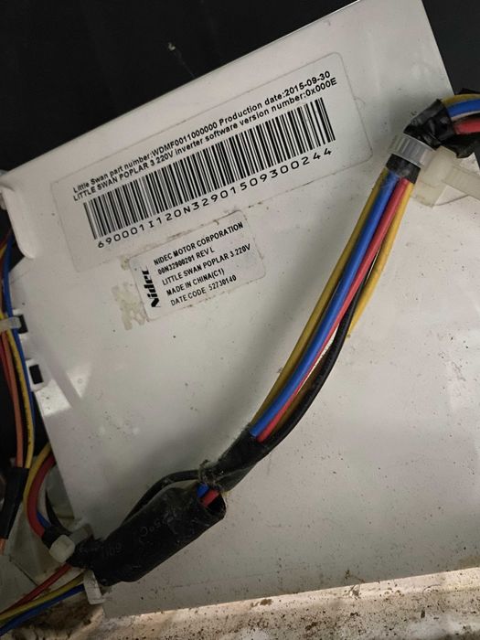 Розборка Професійна пральна машина AWG 1112 S/PRO Whirlpool