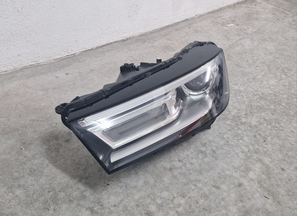 Farol Bi-Xenon Esquerdo Audi Q5 FY