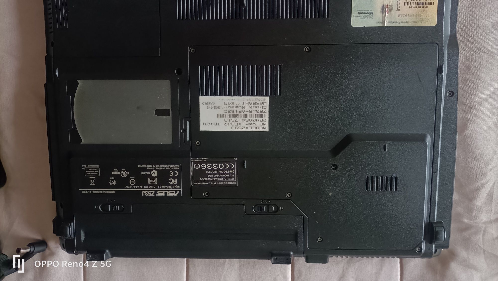 PC ASUS usado, com carregador original.