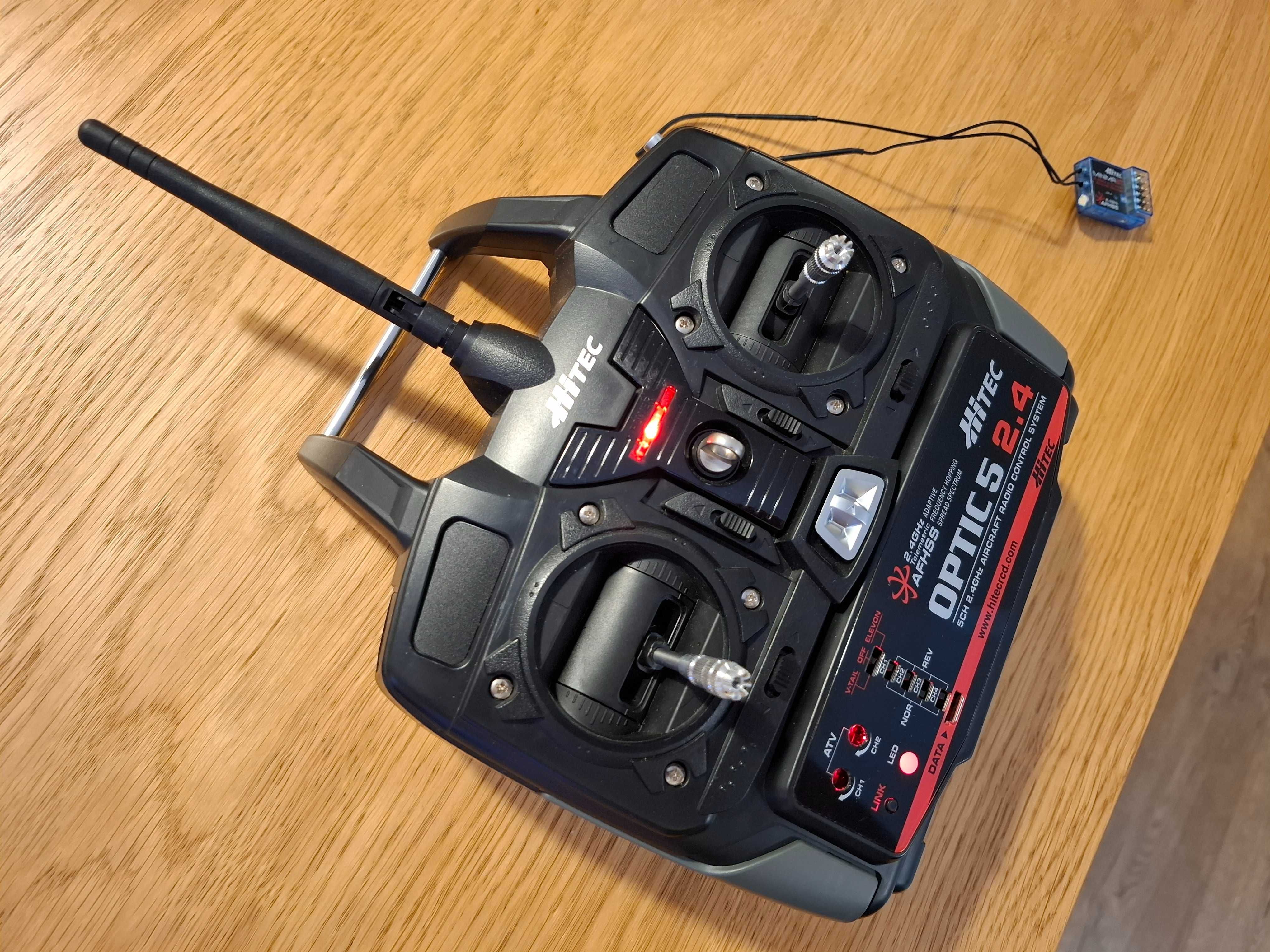 Aparatura HITEC Optic 5 2.4GHz Mode 2 i odbiornik Minima 6T