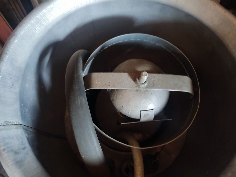 Кипятильник КНЕ-100м новий.