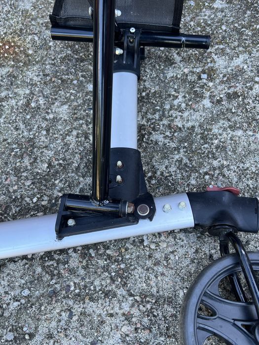 Sprzedam lekki aluminiowy chodzik/pchacz: firmy ROLLATOR