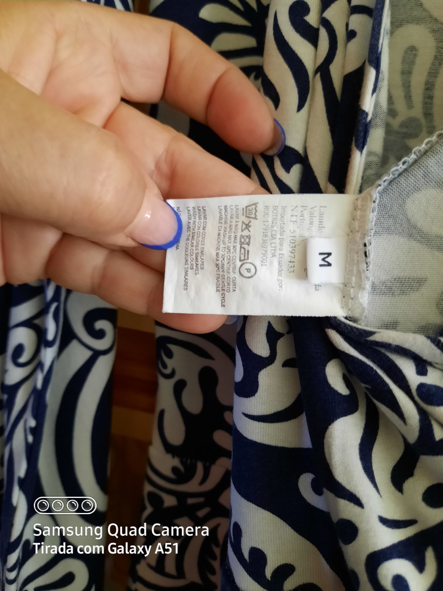Macacão azul e branco