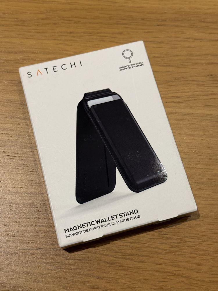 Шкіряний чохол-гаманець з підставкою Satechi MagSafe Black