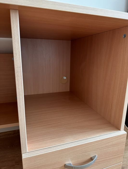 Solidne biurko 150 cm długości - jasny buk.