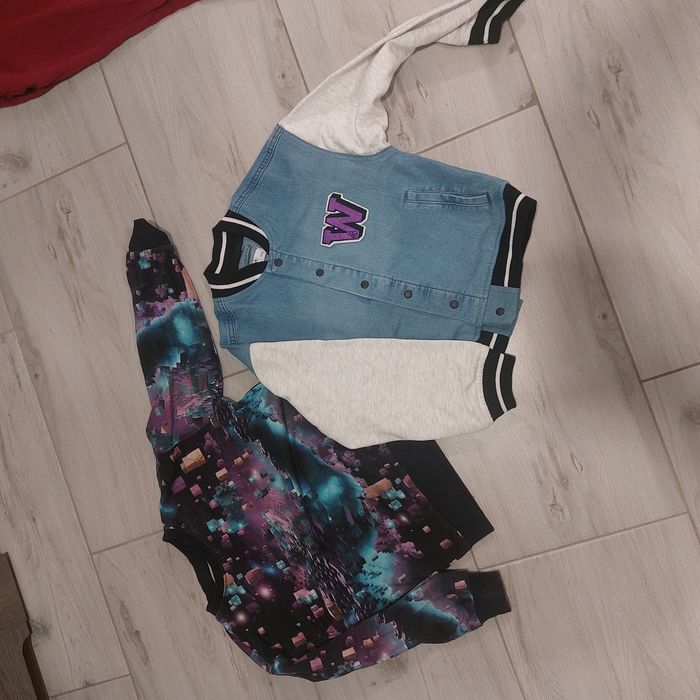 Paka ubrań dla chłopca 128 cm. Zestaw: spodnie, bluzy, koszulki, dres