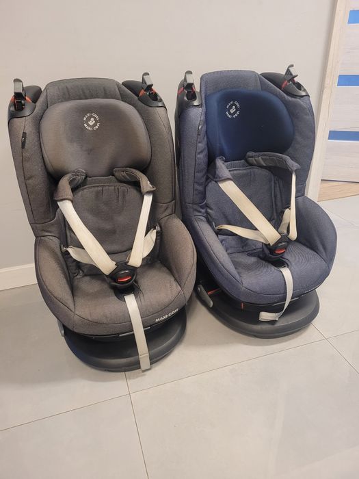 Dwa foteliki Maxi-Cosi