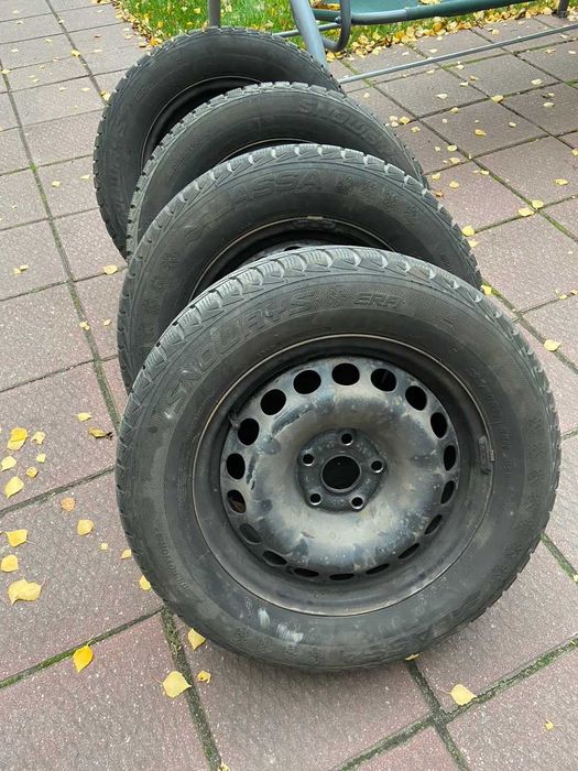 Opony zimowe z felgami